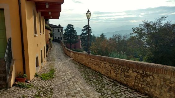 Via Mura del Fossato  - Romagna Damare